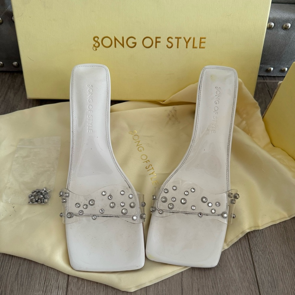 Song of Style Short Heeled Sandals w Studs